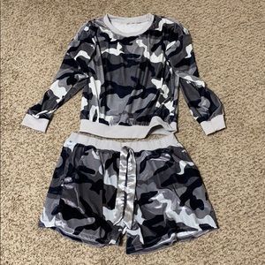 XL velvet camo sleep set
